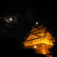月光の大阪城
